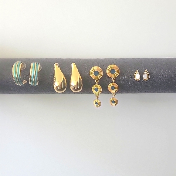 Bundle of 6 Goldtone Earrings - Picture 1 of 8